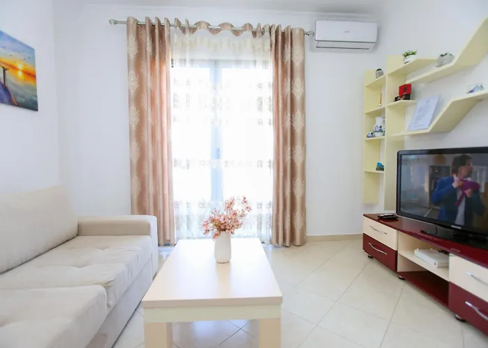 Seascape Apartment *